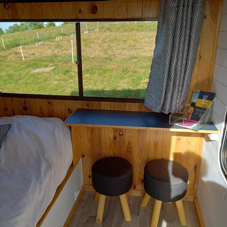 Camping Car Vintage Saint-Barthelemy-le-Plain Екстер'єр фото