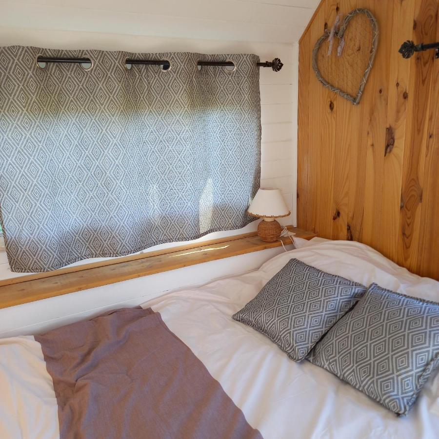 Camping Car Vintage Saint-Barthelemy-le-Plain Екстер'єр фото