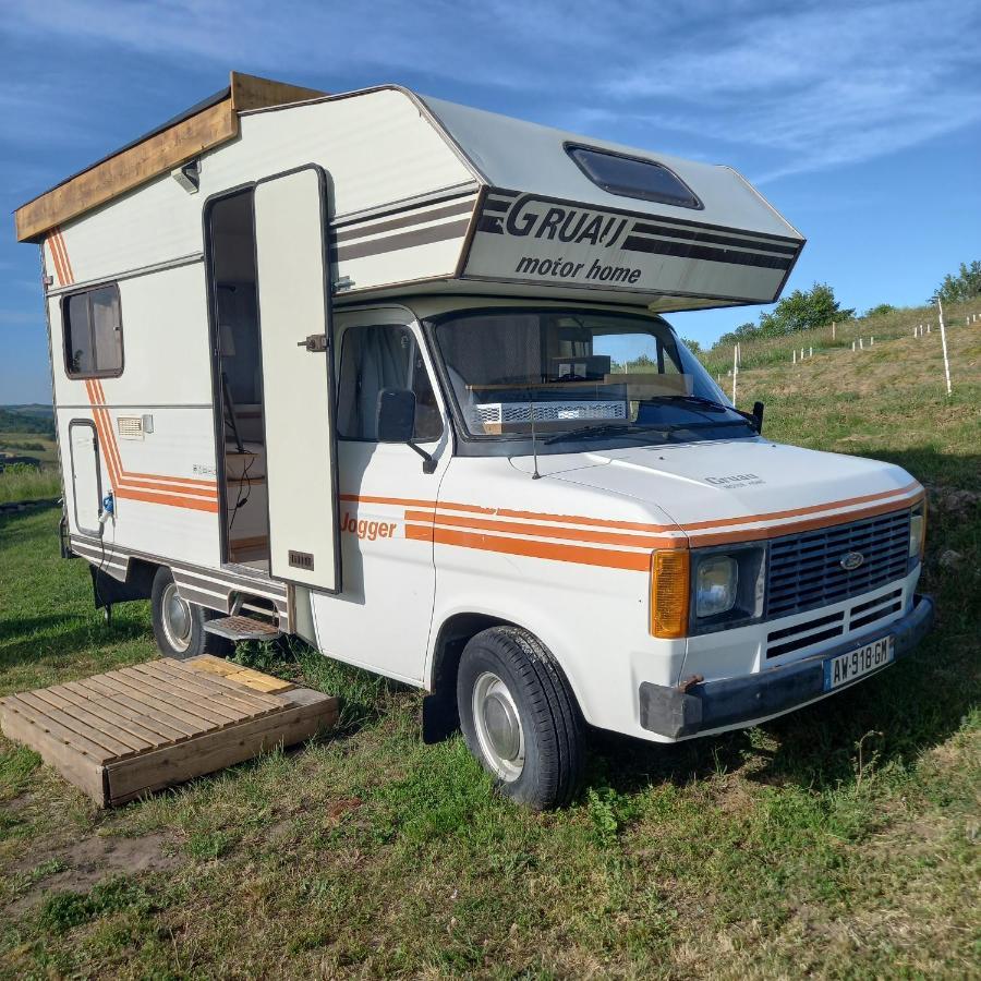 Camping Car Vintage Saint-Barthelemy-le-Plain Екстер'єр фото