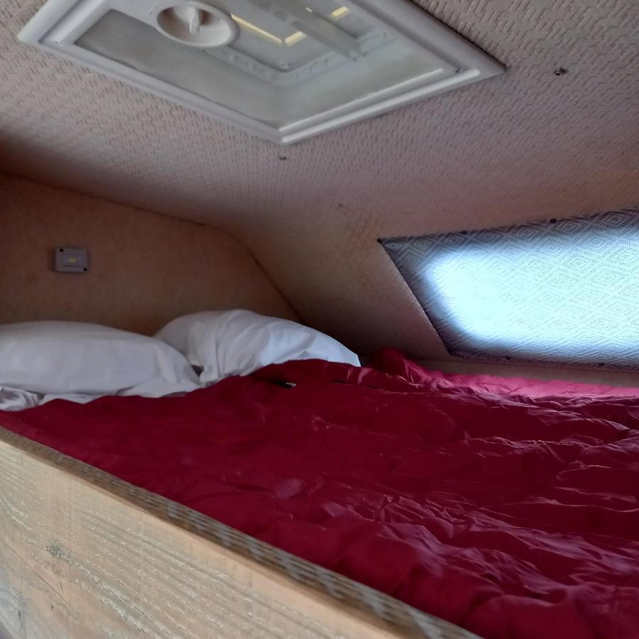 Camping Car Vintage Saint-Barthelemy-le-Plain Екстер'єр фото